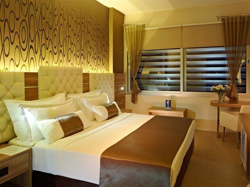 Orty Airport Hotel Izmir Bagian luar foto