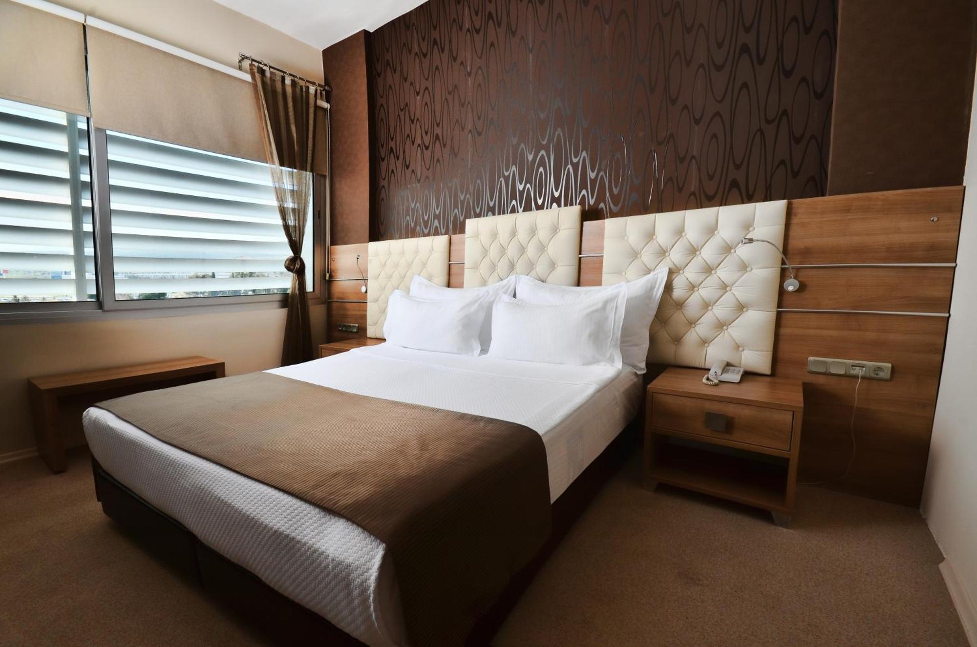 Orty Airport Hotel Izmir Bagian luar foto