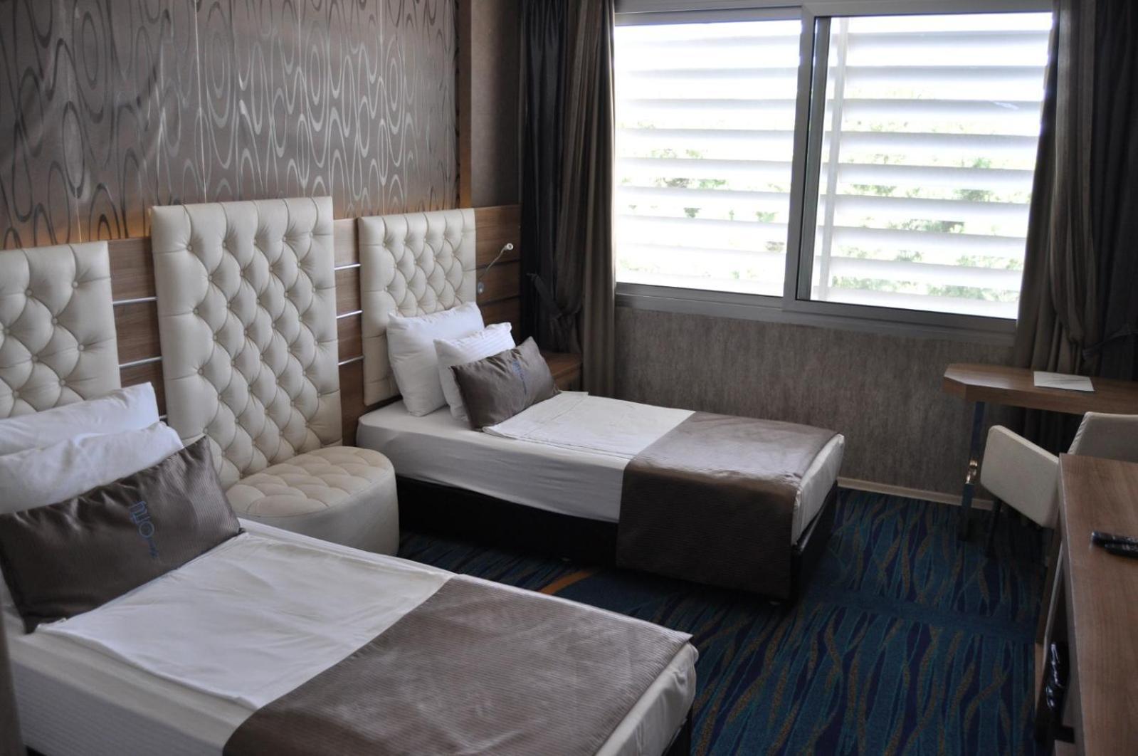 Orty Airport Hotel Izmir Bagian luar foto