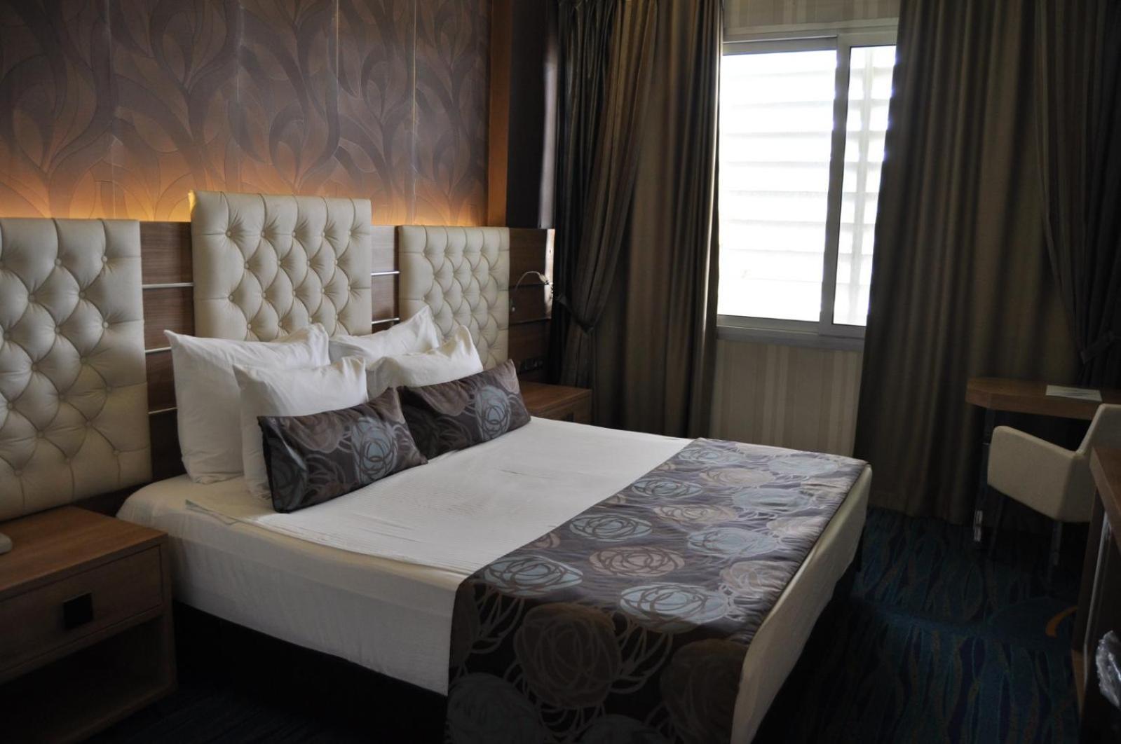 Orty Airport Hotel Izmir Bagian luar foto
