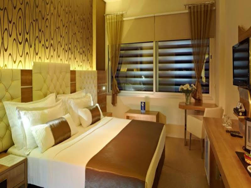 Orty Airport Hotel Izmir Bagian luar foto