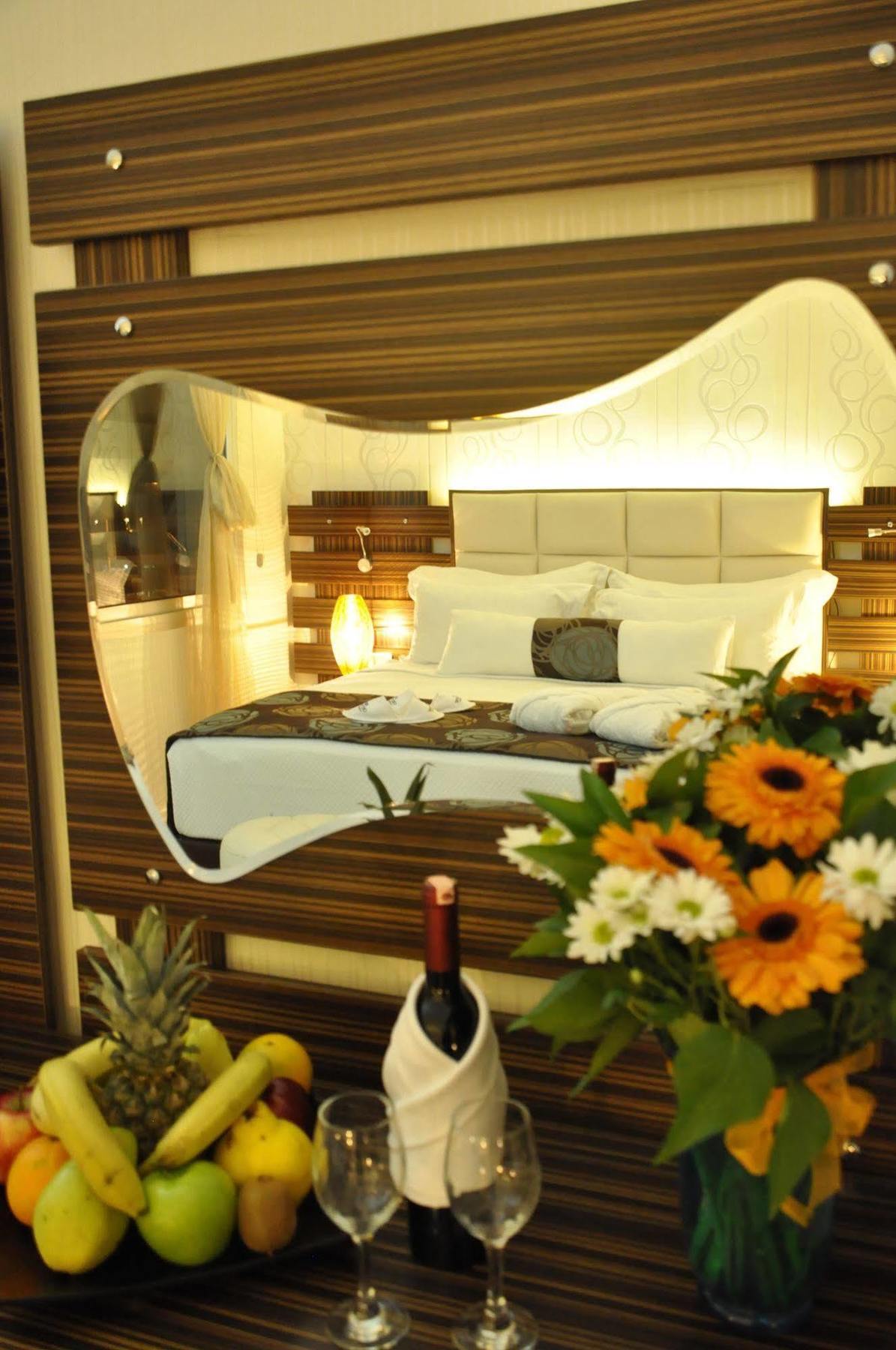 Orty Airport Hotel Izmir Bagian luar foto