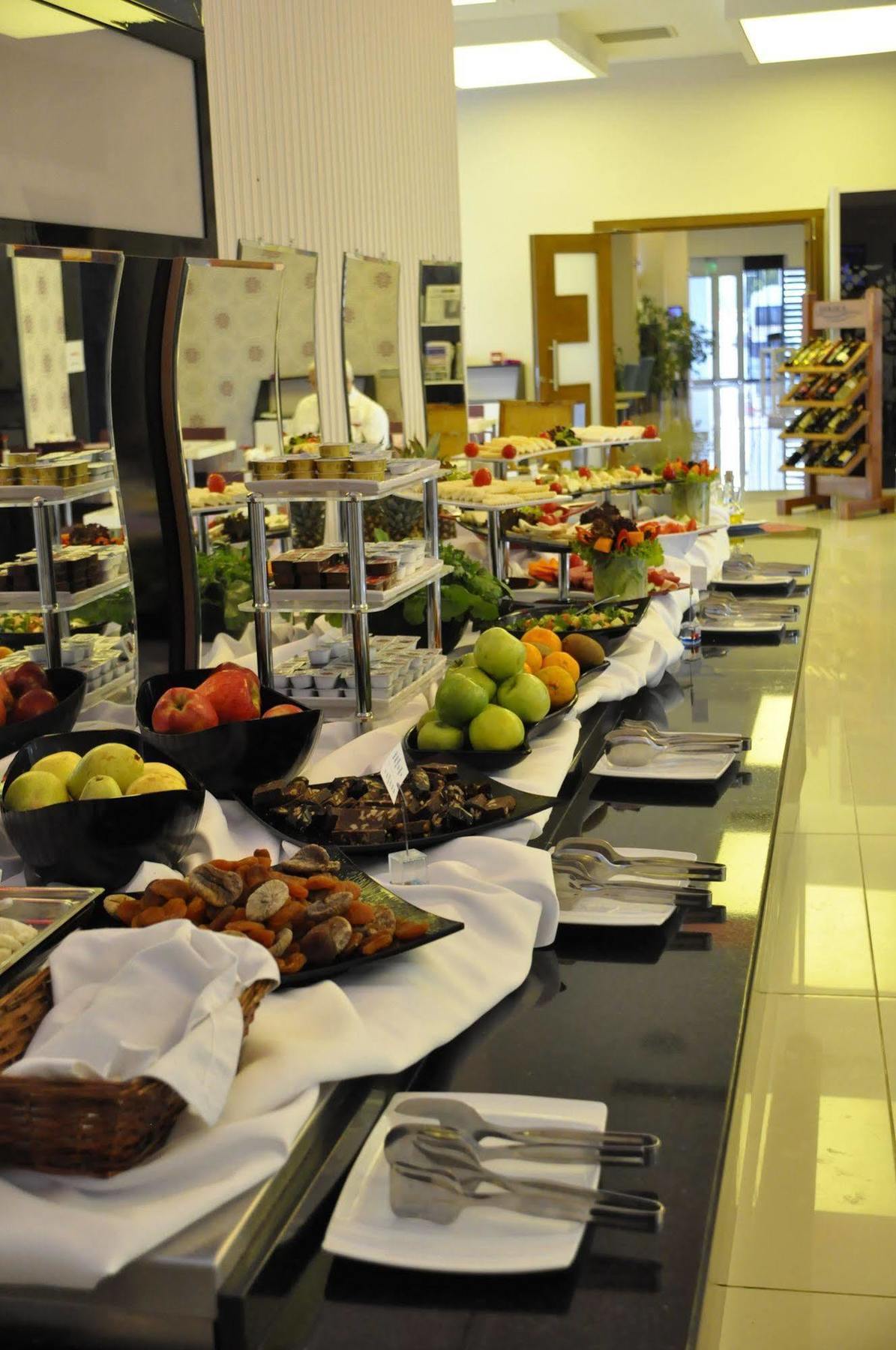 Orty Airport Hotel Izmir Bagian luar foto